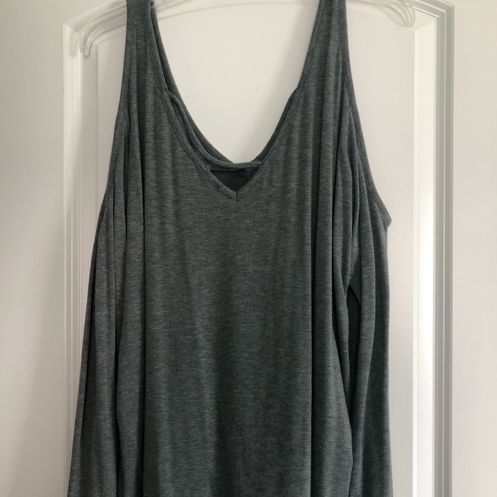 Reversible cold shoulder top🛍